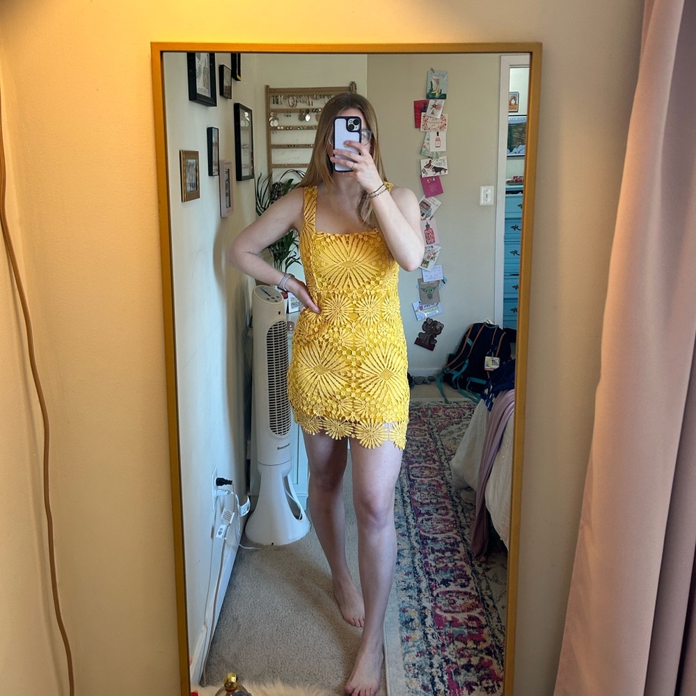 Lulu’s. M. square neck, sleeveless, minidress.